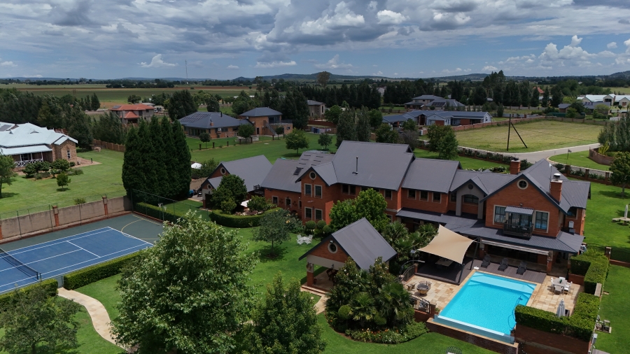 5 Bedroom Property for Sale in Grimbeeck Park North West